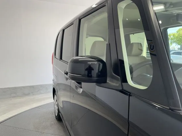 N BOX(ホンダ)の車両写真