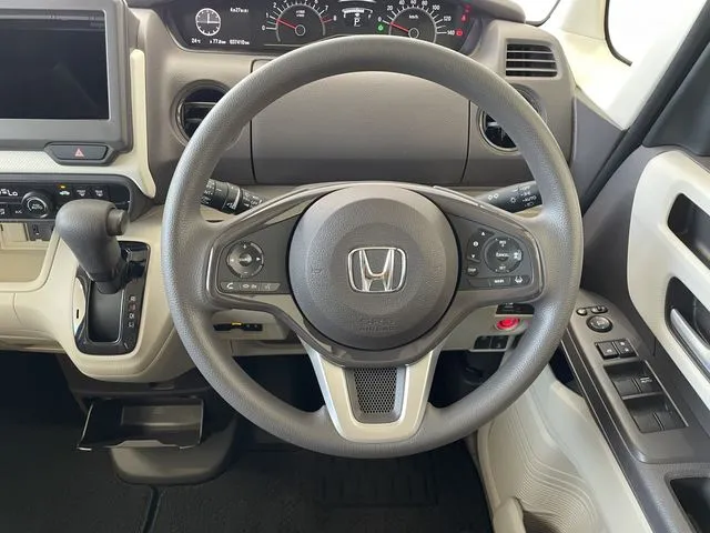 N BOX(ホンダ)の車両写真