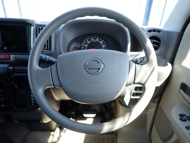 ＮＶ１００クリッパー（ニッサン）の車両写真