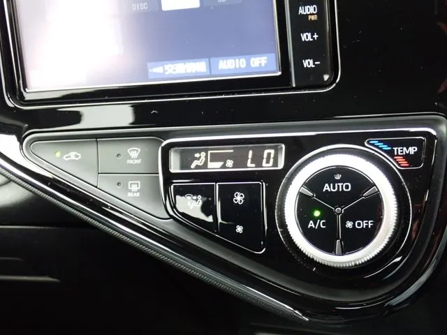 アクア（トヨタ）の車両写真