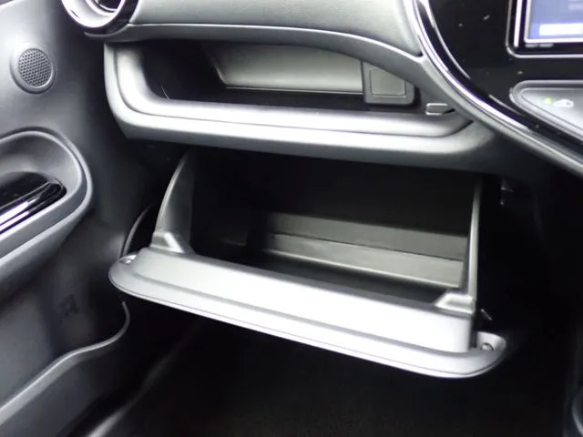 アクア（トヨタ）の車両写真