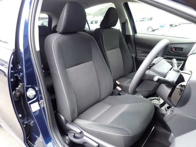 アクア（トヨタ）の車両写真