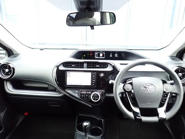 アクア（トヨタ）の車両写真