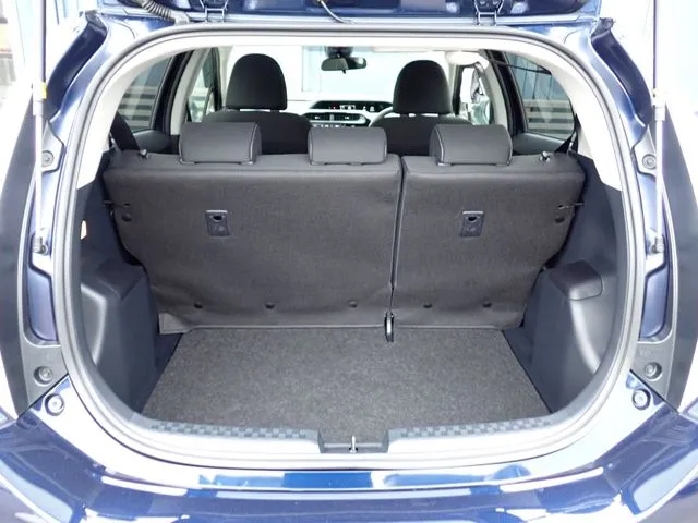 アクア（トヨタ）の車両写真