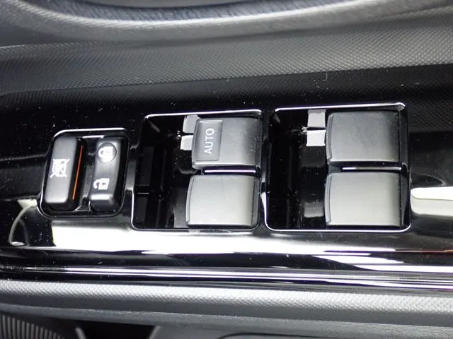 アクア（トヨタ）の車両写真