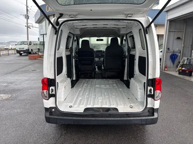 ＮＶ２００バネットバン（ニッサン）の車両写真
