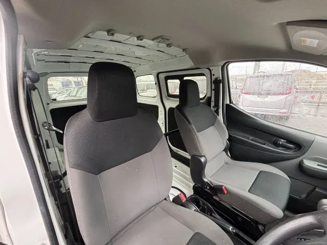 ＮＶ２００バネットバン（ニッサン）の車両写真