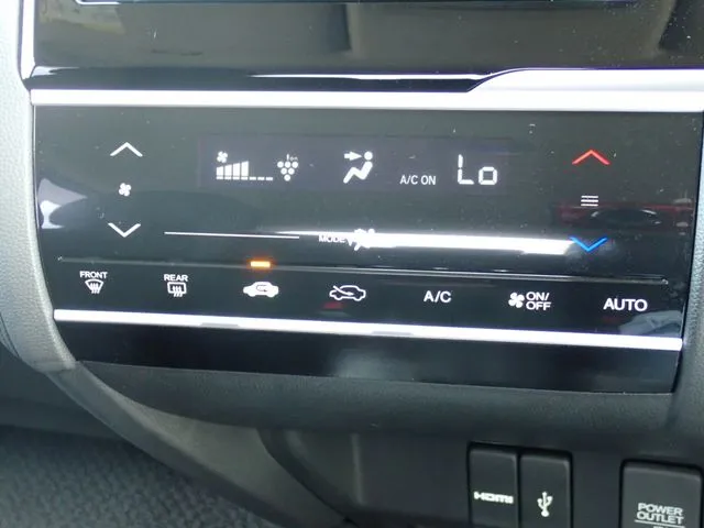 フィット　ハイブリッド（ホンダ）の車両写真