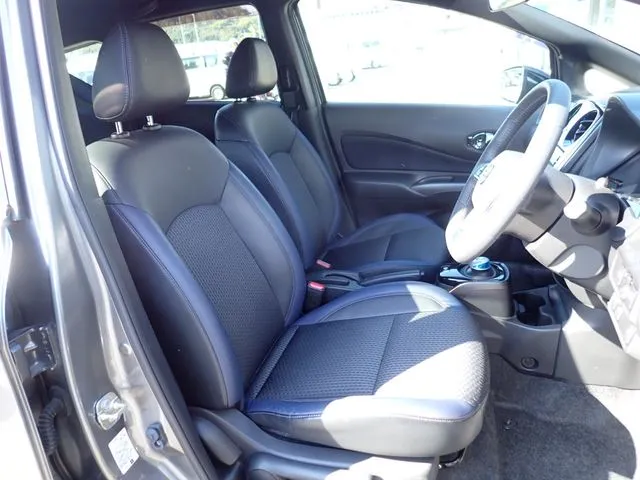 ノート（ニッサン）の車両写真