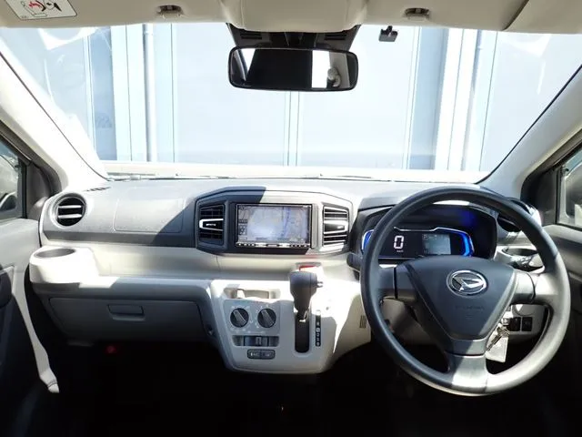 ミラ　イース（ダイハツ）の車両写真