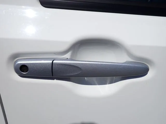 ミラ　イース（ダイハツ）の車両写真