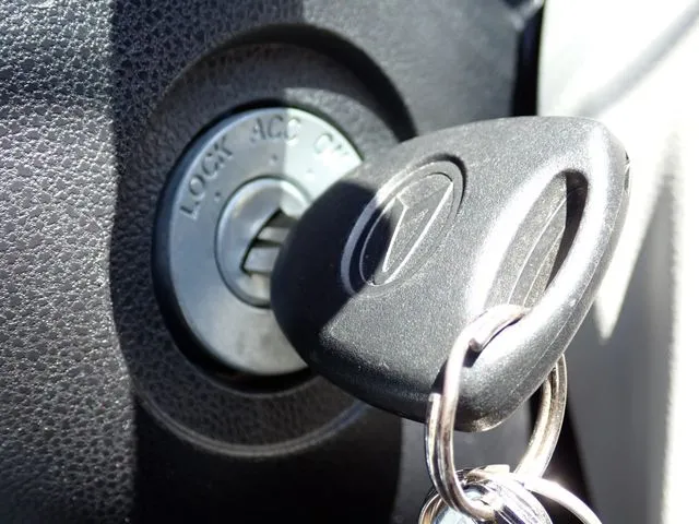 ミラ　イース（ダイハツ）の車両写真