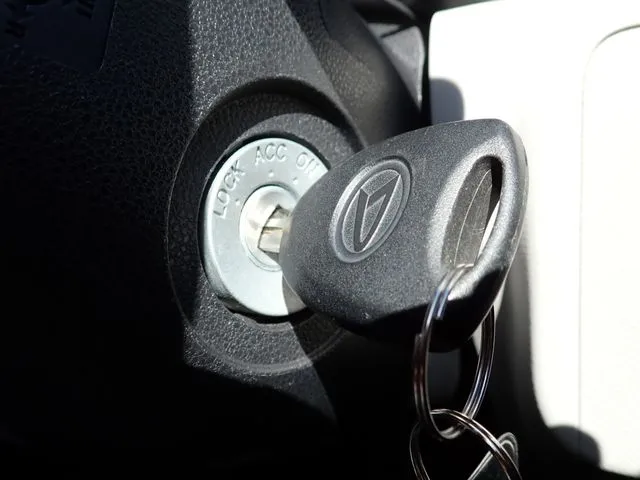 ミラ　イース（ダイハツ）の車両写真