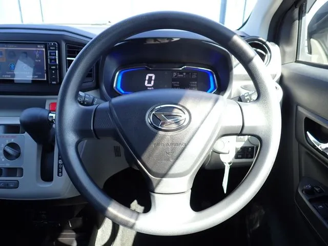 ミラ　イース（ダイハツ）の車両写真