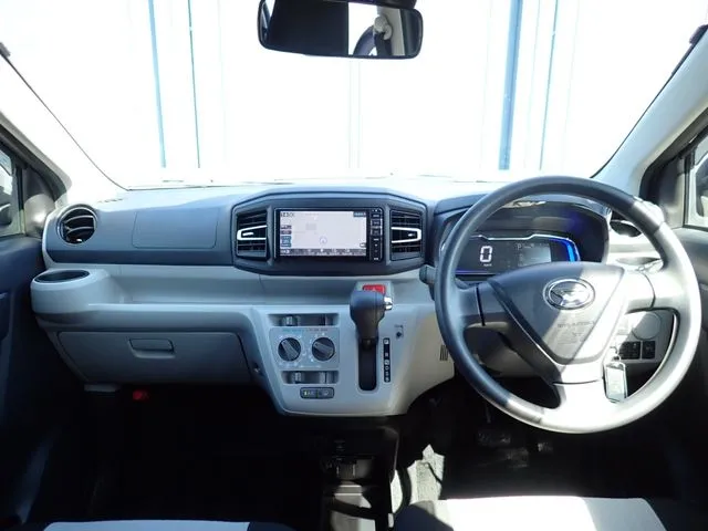 ミラ　イース（ダイハツ）の車両写真