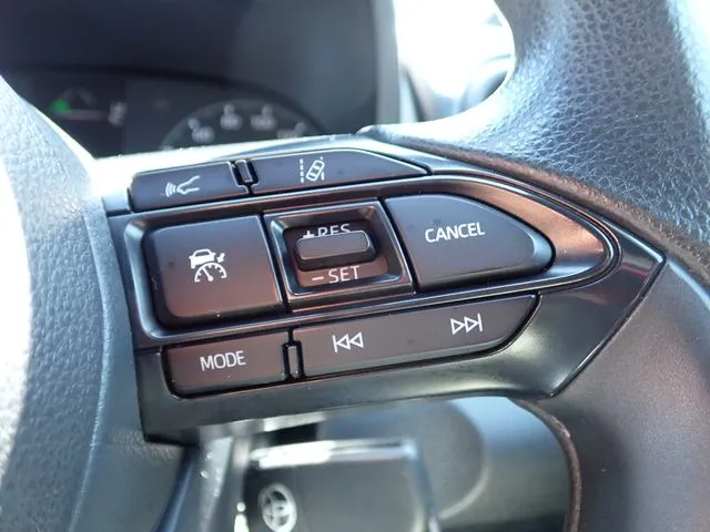 ヤリス　ハイブリッド（トヨタ）の車両写真