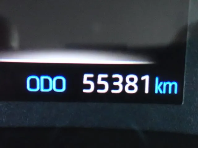 ヤリス　ハイブリッド（トヨタ）の車両写真