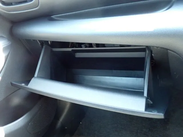 ヤリス　ハイブリッド（トヨタ）の車両写真