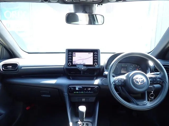 ヤリス　ハイブリッド（トヨタ）の車両写真