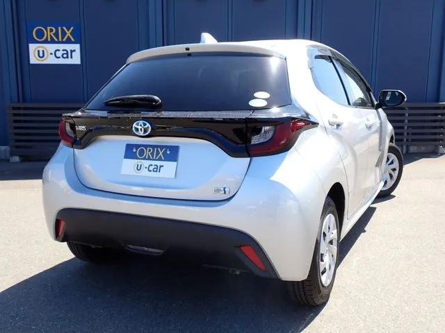 ヤリス　ハイブリッド（トヨタ）の車両写真