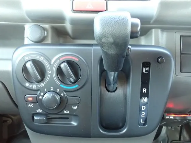 エブリイバン（スズキ）の車両写真