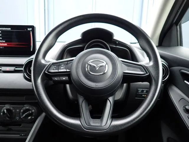 ＭＡＺＤＡ２（マツダ）の車両写真