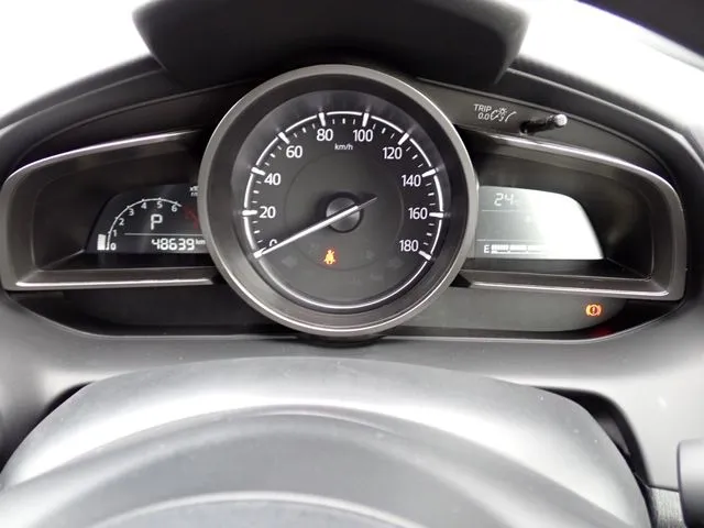 ＭＡＺＤＡ２（マツダ）の車両写真