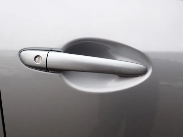 ＭＡＺＤＡ２（マツダ）の車両写真