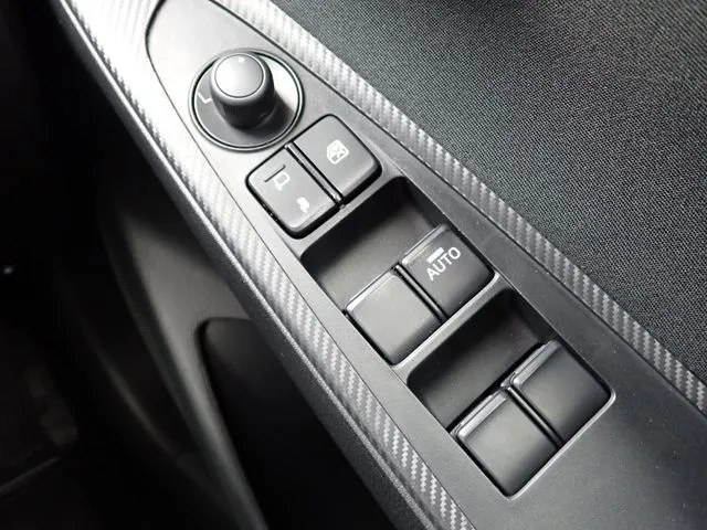 ＭＡＺＤＡ２（マツダ）の車両写真