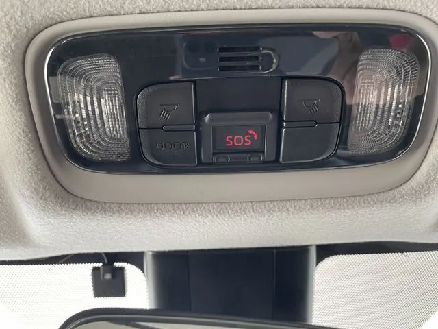 ヤリスクロス　ハイブリッド（トヨタ）の車両写真
