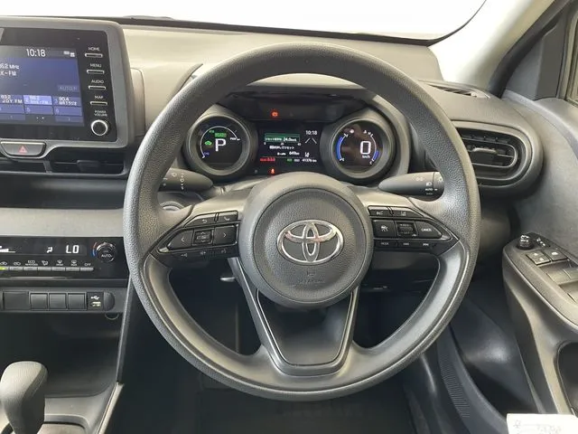 ヤリスクロス　ハイブリッド（トヨタ）の車両写真