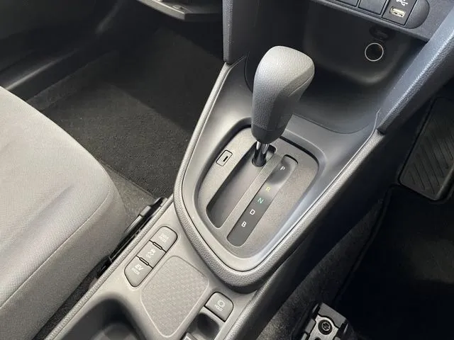 ヤリスクロス　ハイブリッド（トヨタ）の車両写真