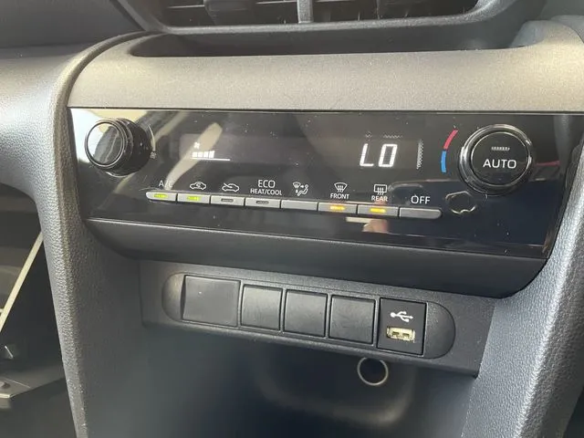 ヤリスクロス　ハイブリッド（トヨタ）の車両写真