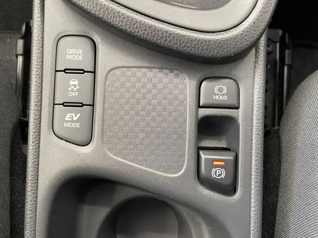 ヤリスクロス　ハイブリッド（トヨタ）の車両写真