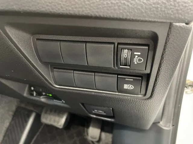 ヤリスクロス　ハイブリッド（トヨタ）の車両写真