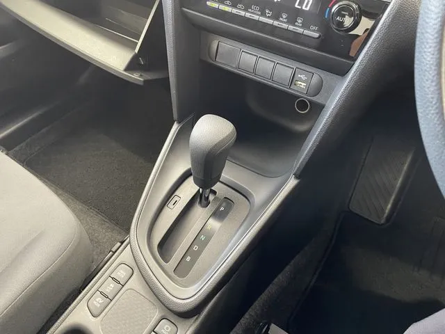 ヤリスクロス　ハイブリッド（トヨタ）の車両写真