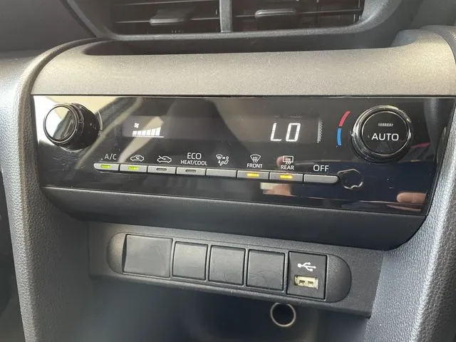 ヤリスクロス　ハイブリッド（トヨタ）の車両写真