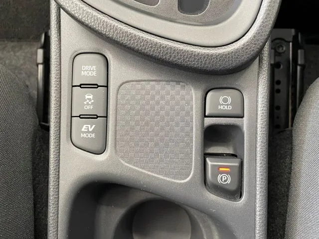ヤリスクロス　ハイブリッド（トヨタ）の車両写真