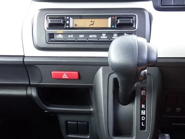 スペーシア（スズキ）の車両写真