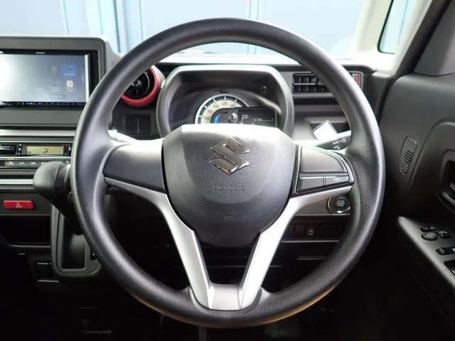 スペーシア（スズキ）の車両写真