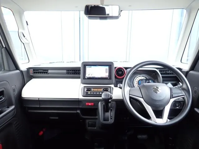 スペーシア（スズキ）の車両写真