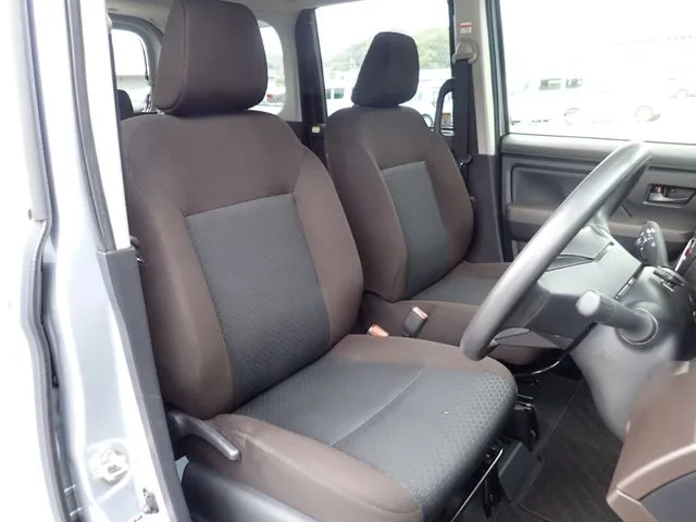 トール（ダイハツ）の車両写真