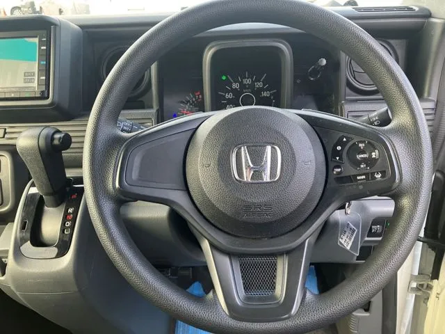 ホンダ　Ｎ－ＶＡＮ　４ＷＤ