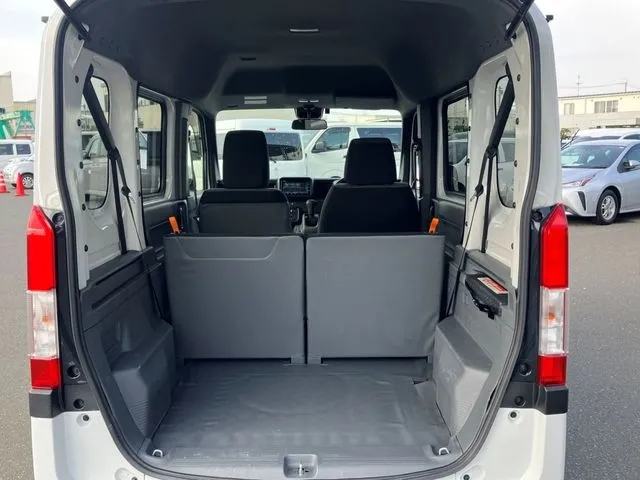 ホンダ　Ｎ－ＶＡＮ　４ＷＤ