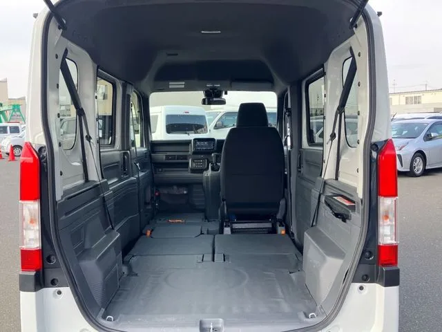 ホンダ　Ｎ－ＶＡＮ　４ＷＤ