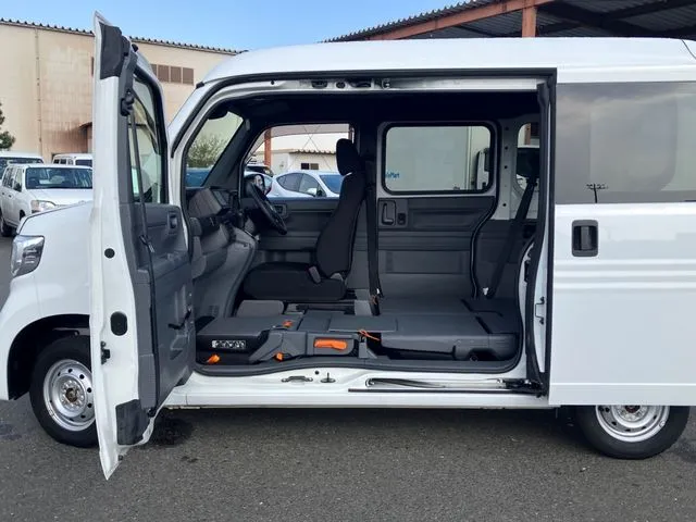 ホンダ　Ｎ－ＶＡＮ　４ＷＤ