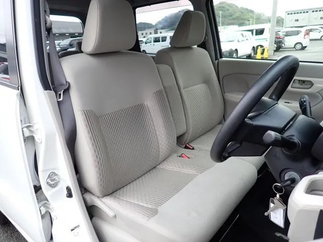 ムーヴ（ダイハツ）の車両写真