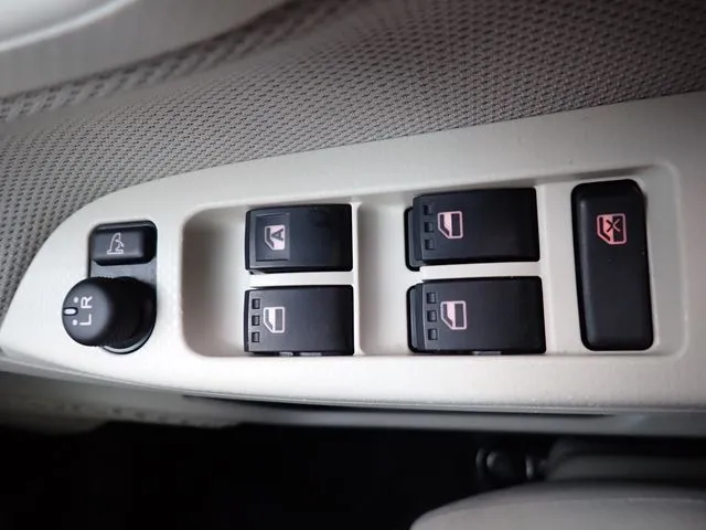 ムーヴ（ダイハツ）の車両写真