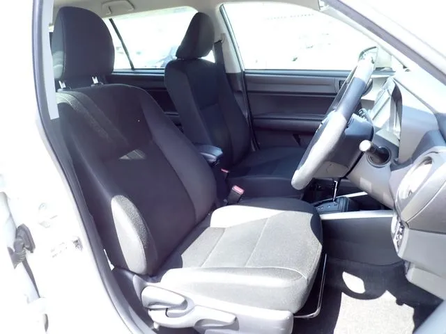 カローラフィールダー（トヨタ）の車両写真