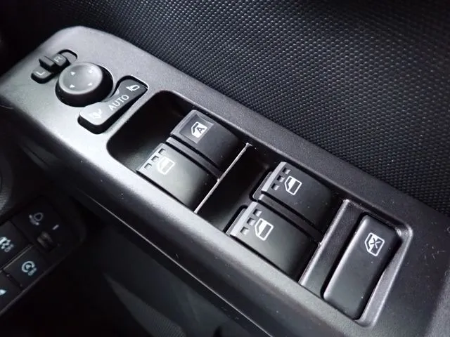 タフト（ダイハツ）の車両写真